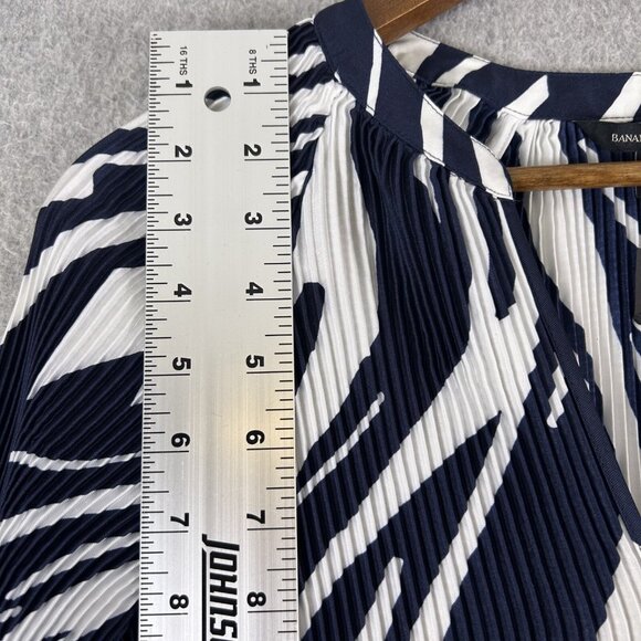 Banana Republic Dress Women's Medium Navy Zebra Print Shift V-Neck Pleated NWT - Picture 2 of 10
